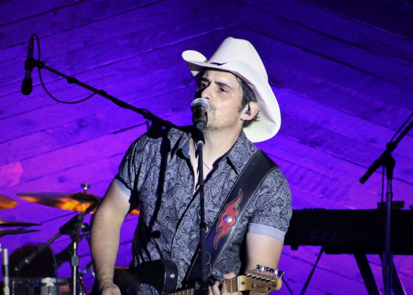 Brad Paisley sized